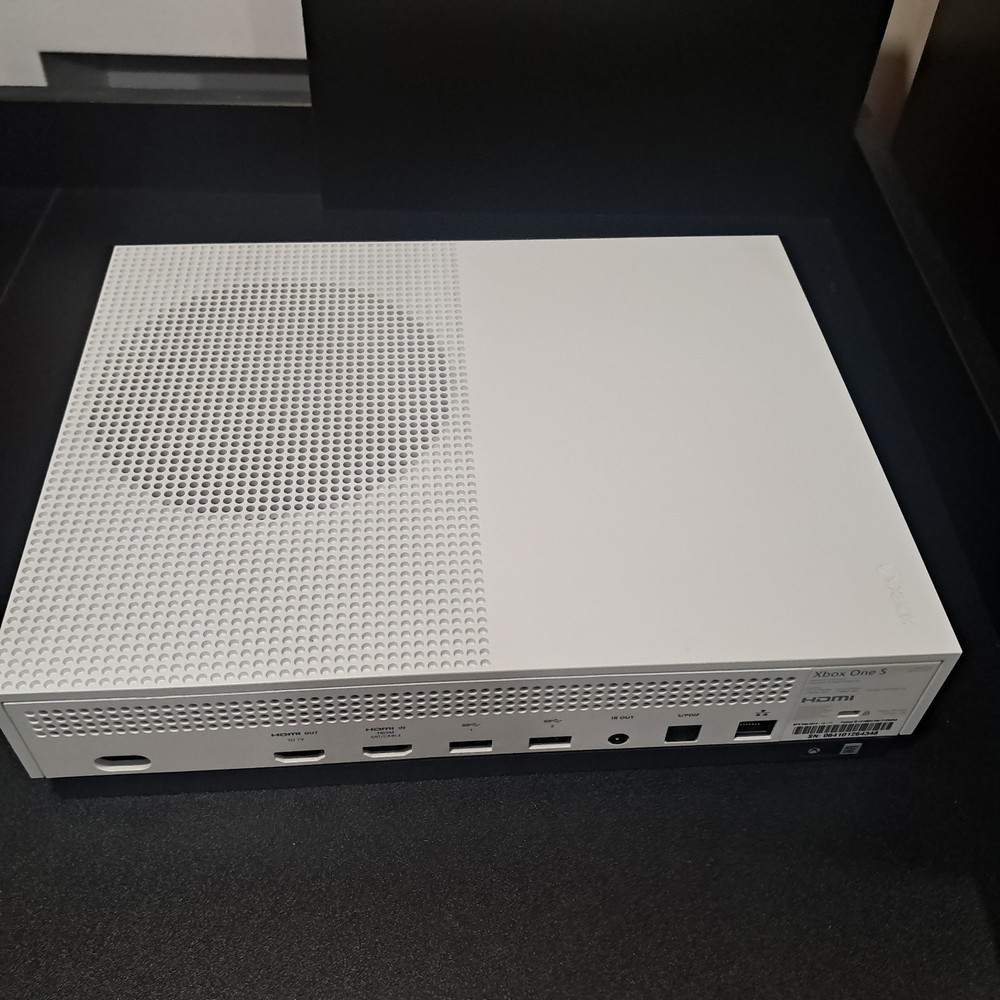 Xbox One S White 1 Console Disc Version & Controller HDR 4K Enhanced Microsoft