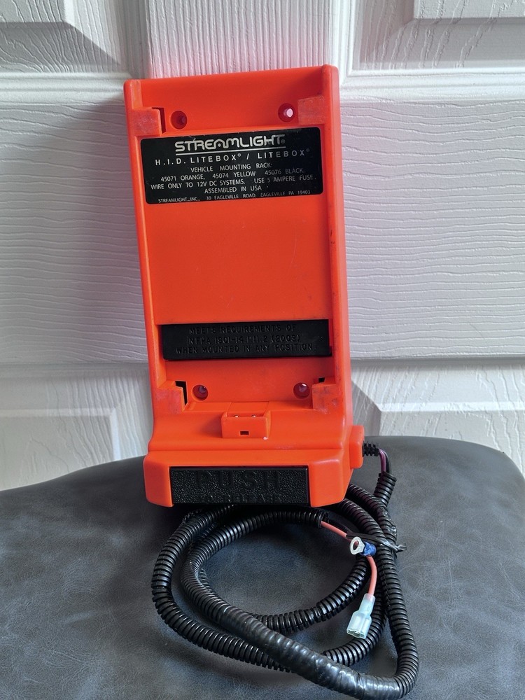 STREAMLIGHT Litebox Flashlight Charging Base - 45070 - W/ Cord -Used