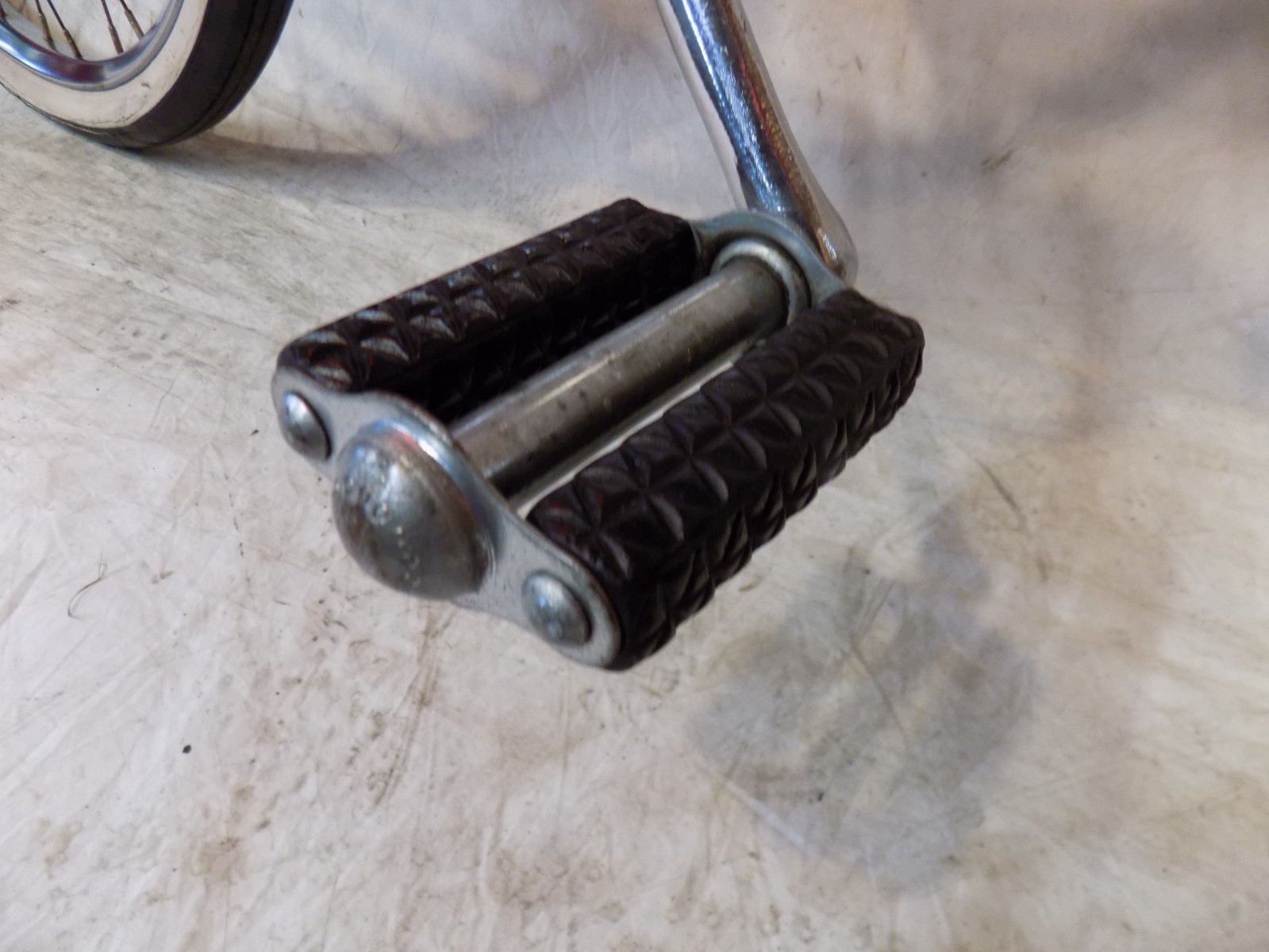 1960s ROLLFAST PINK LADIES TANK BIKE JC HIGGINS MURRAY JET RACK VINTAGE CUTE!