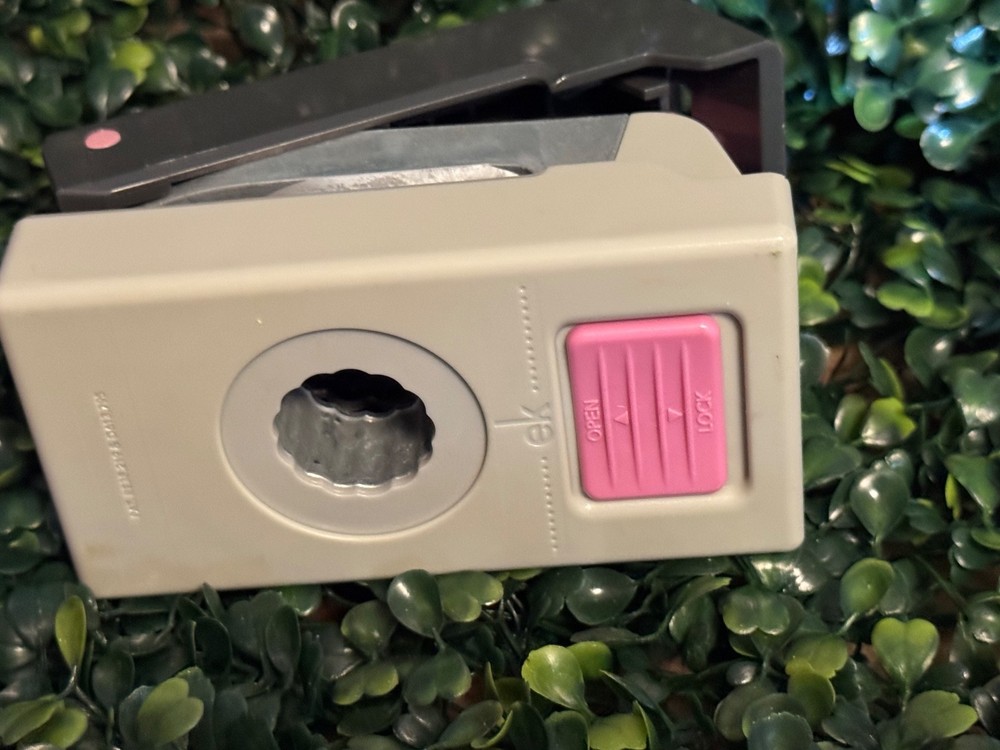 EK Paper flower hole punch