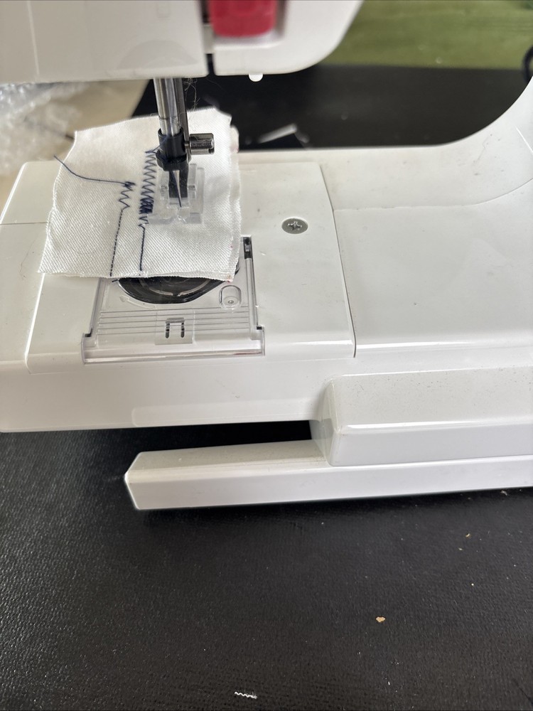 Janome Sew Mini Model 525 Electric Sewing Machine Small Compact, Tested- Works!