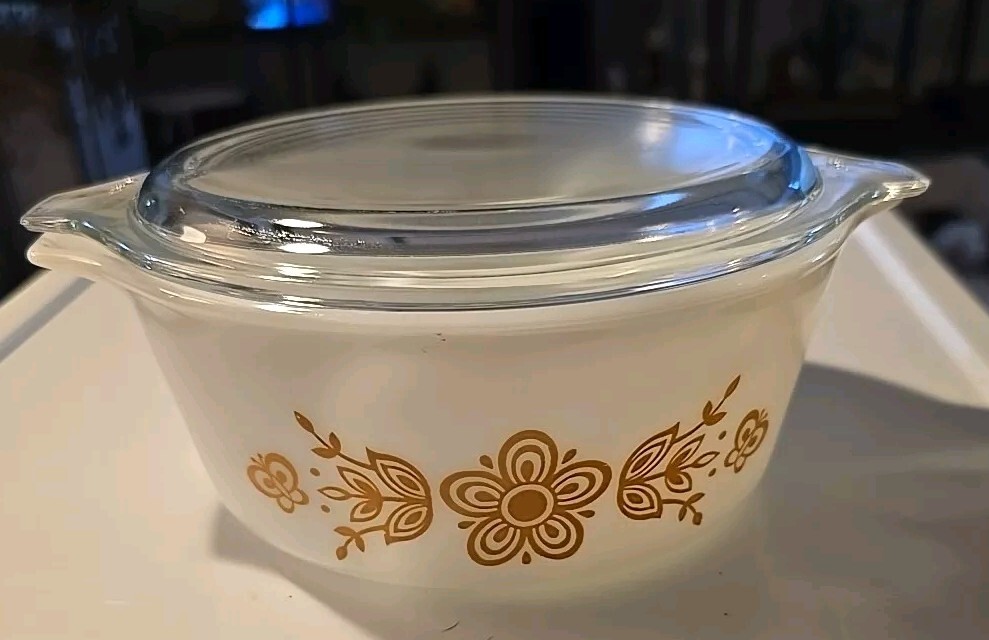 Vintage Pryrex 472 Ovenware With Lid