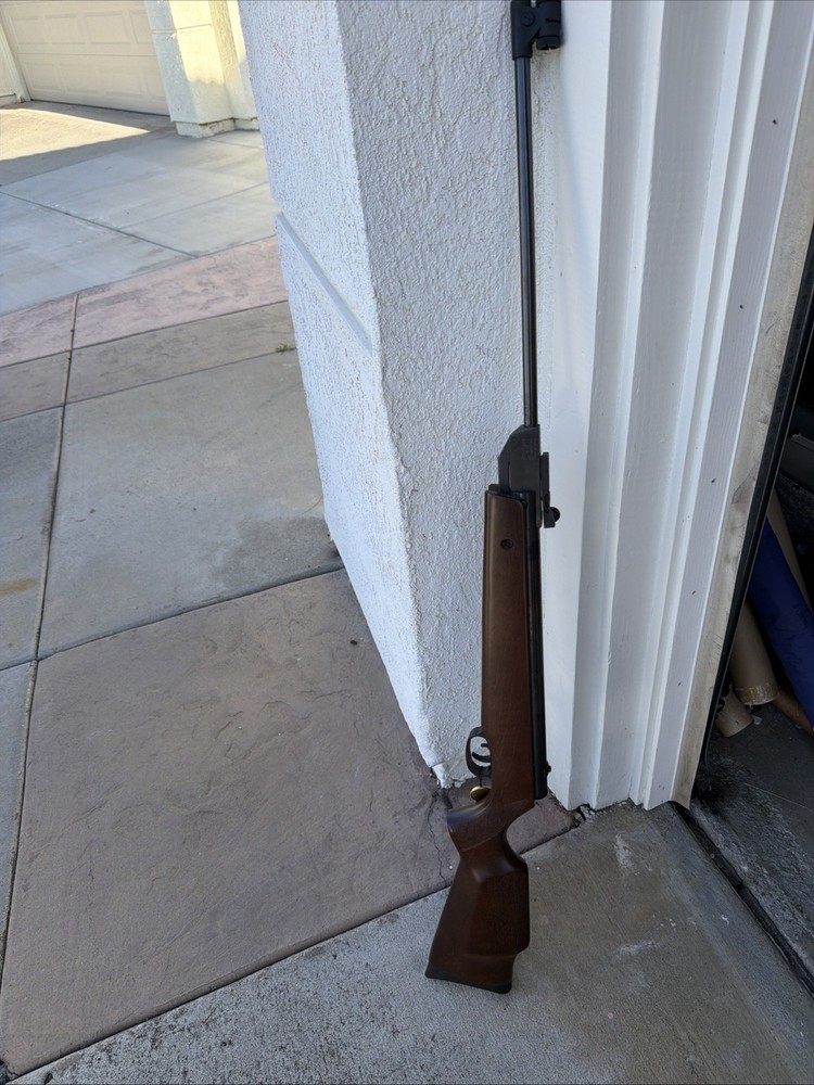 Beeman S1 Air Rifle by Beeman