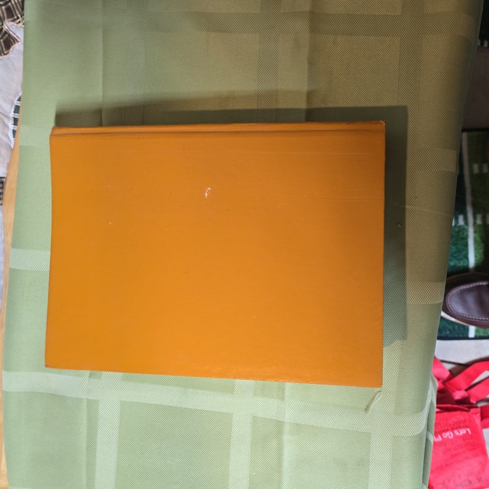 The Interface Circuits Data Book 1st Edition - Used