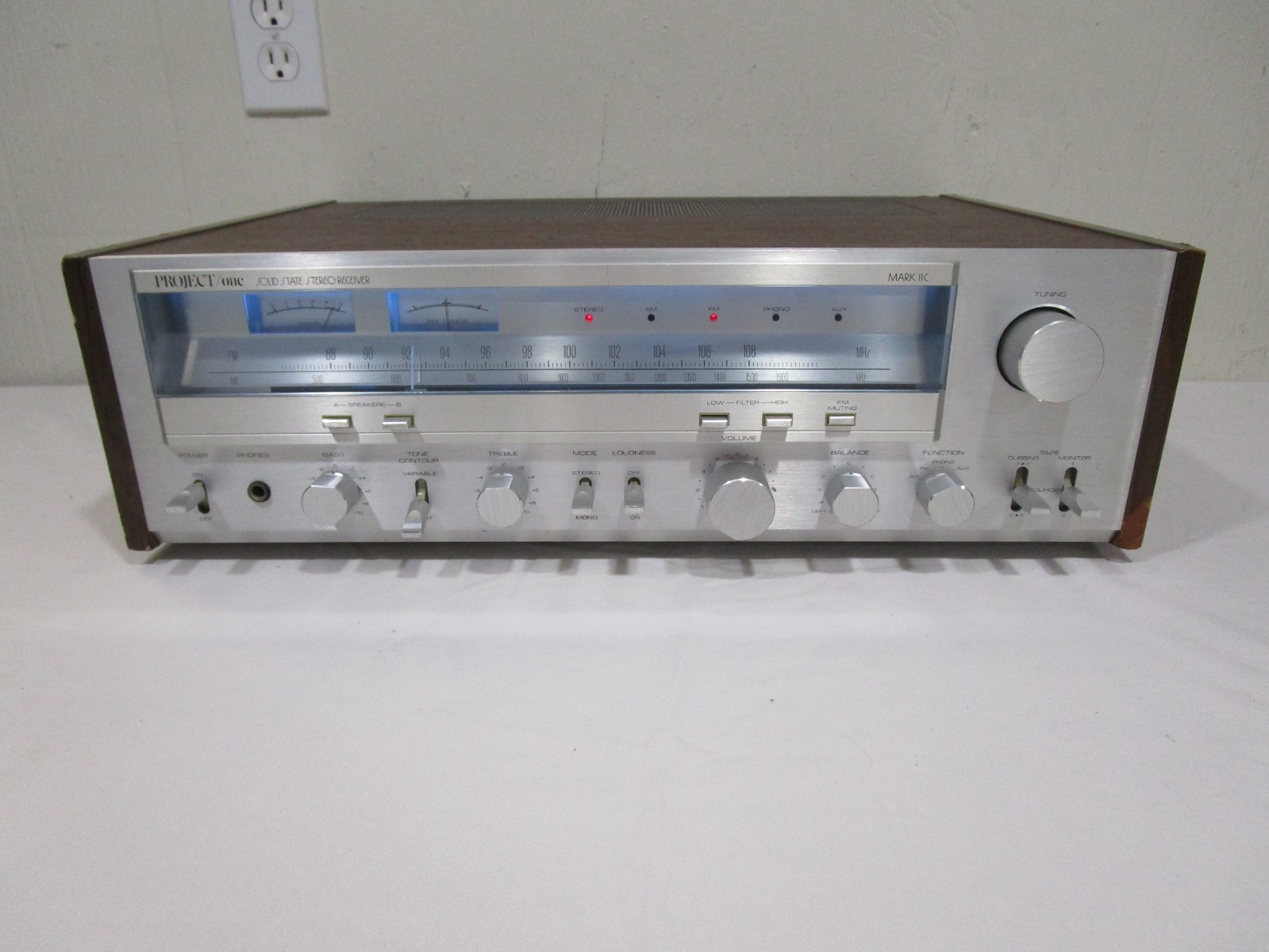 Nice Project / One Mark IIC Stereo Receiver w/ LED Upgraded Lamps -------- Cool!