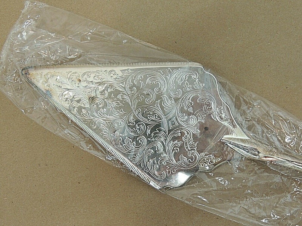 TOWLE PIE SERVER, SILVERPLATE TOW 3452