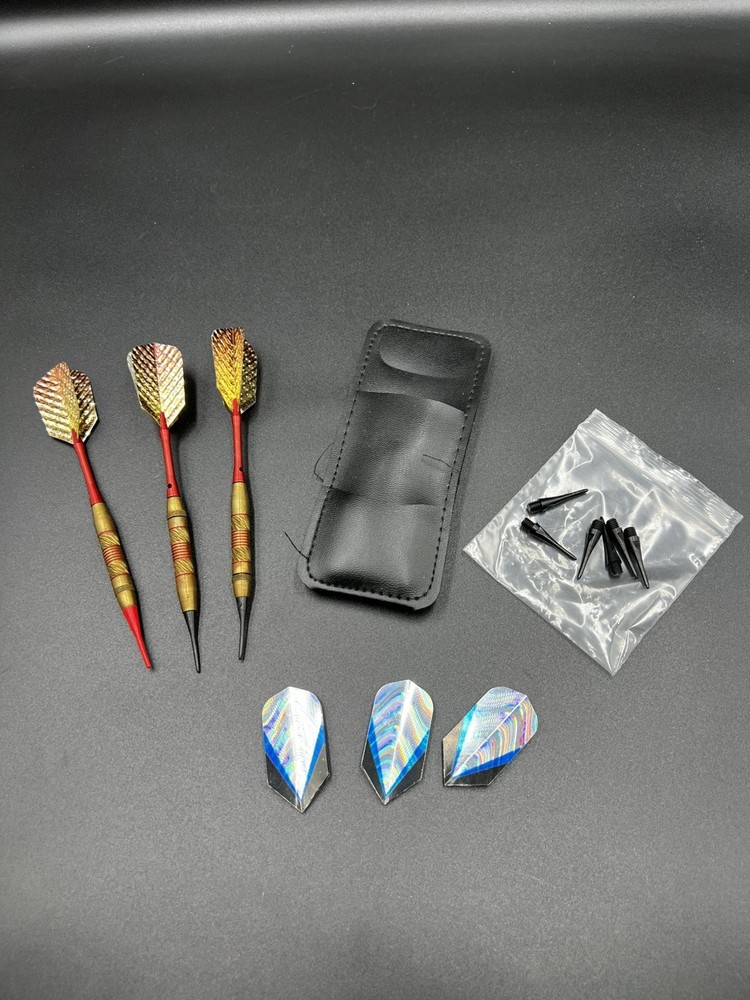 Vintage Playing Throwing Darts Set