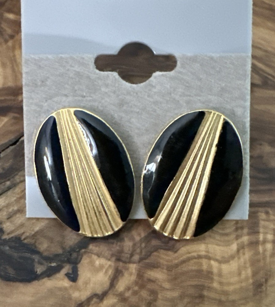 Vintage Oval Gold Tone & Black Enameled Stud Post Back Earrings