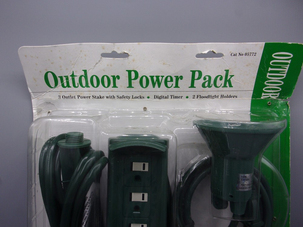 Coleman Outdoor Lighting Power Pack Stake 2 Floodlight Holders -Timer- 3 Outlets