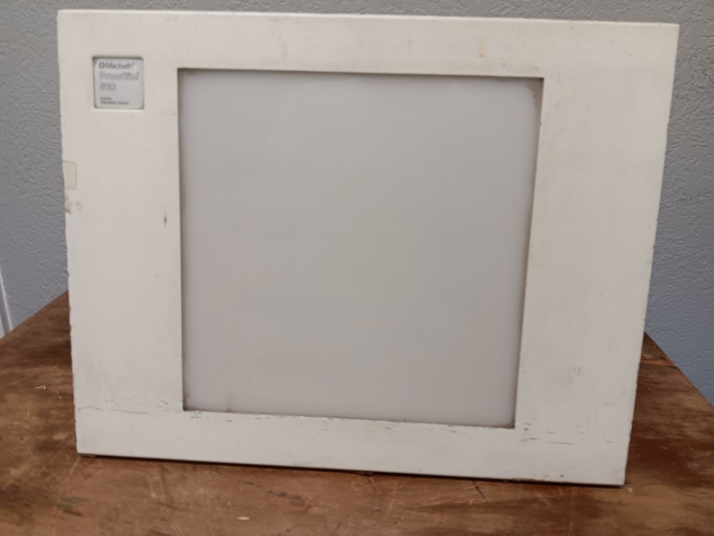 MACBETH PROOFLITE VIEWER LIGHT BOX MODEL PLT510
