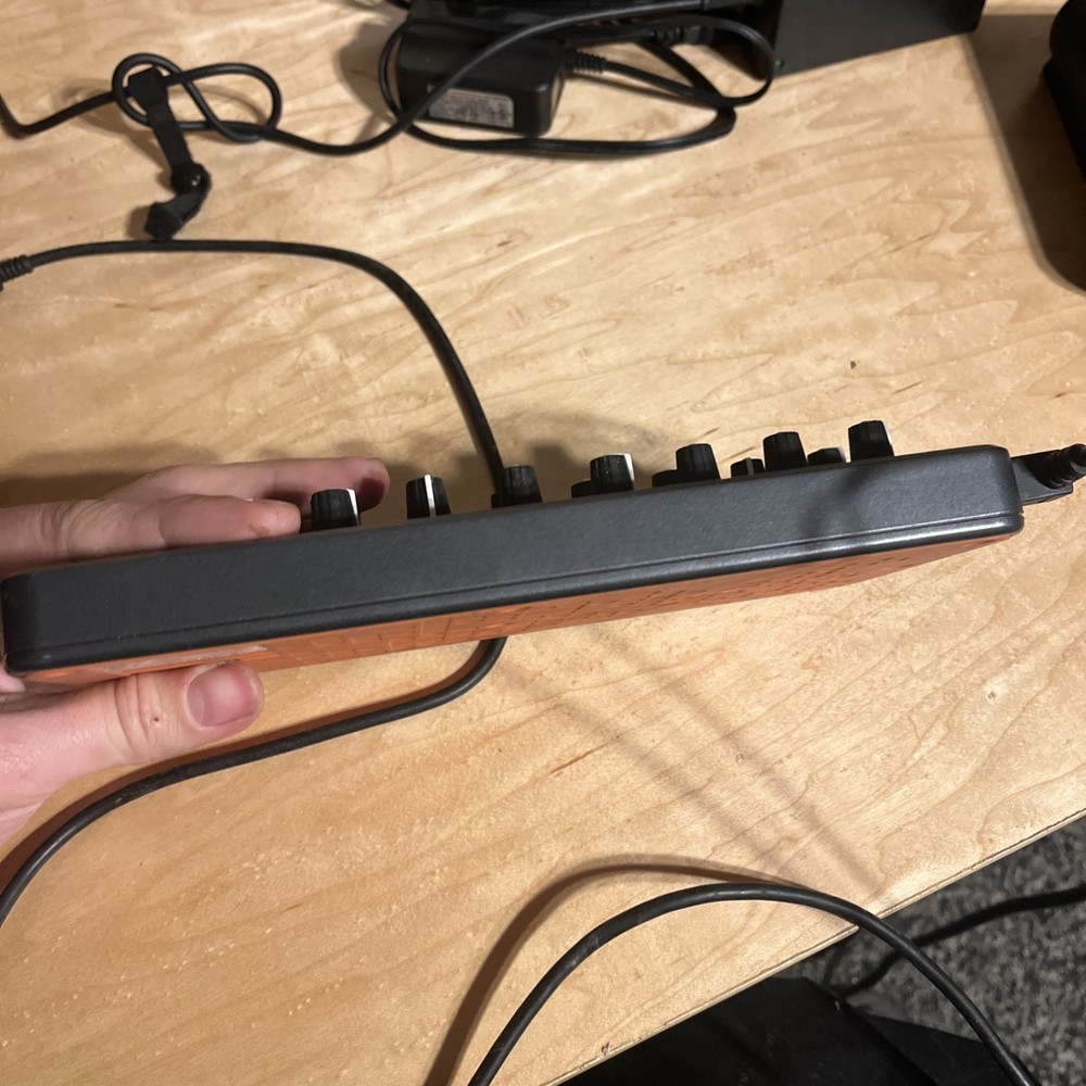 Novation Launch Control USB MIDI Controller, including cable Working