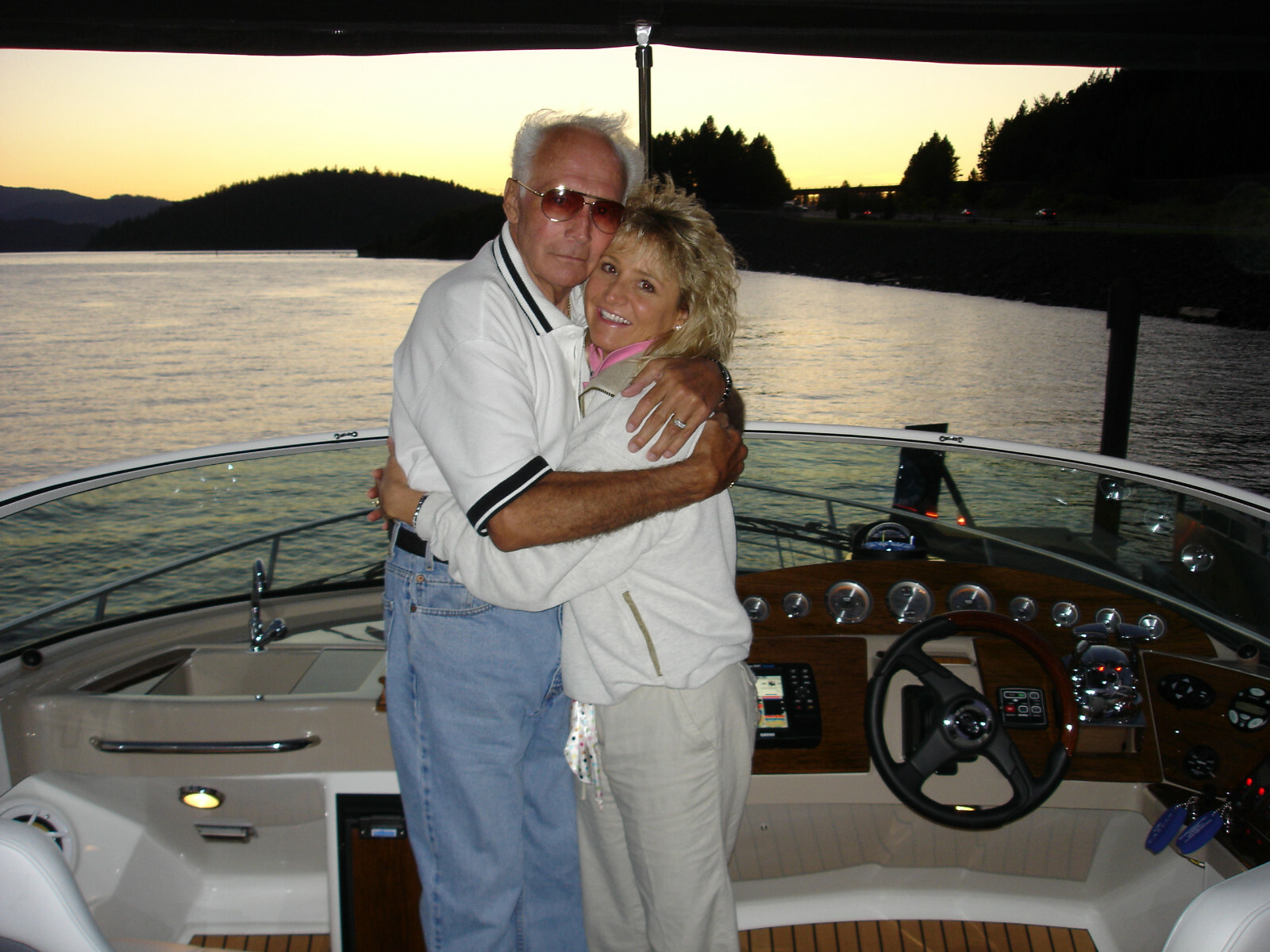 NEW EVEL KNIEVEL ADD KRYSTAL'S AUTOGRAPH TO ANY DAREDEVIL ENTERTAINMENT PURCHASE