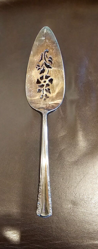 Holmes & Edwards Silverplate FLORAL PIERCED PIE or CAKE SERVER