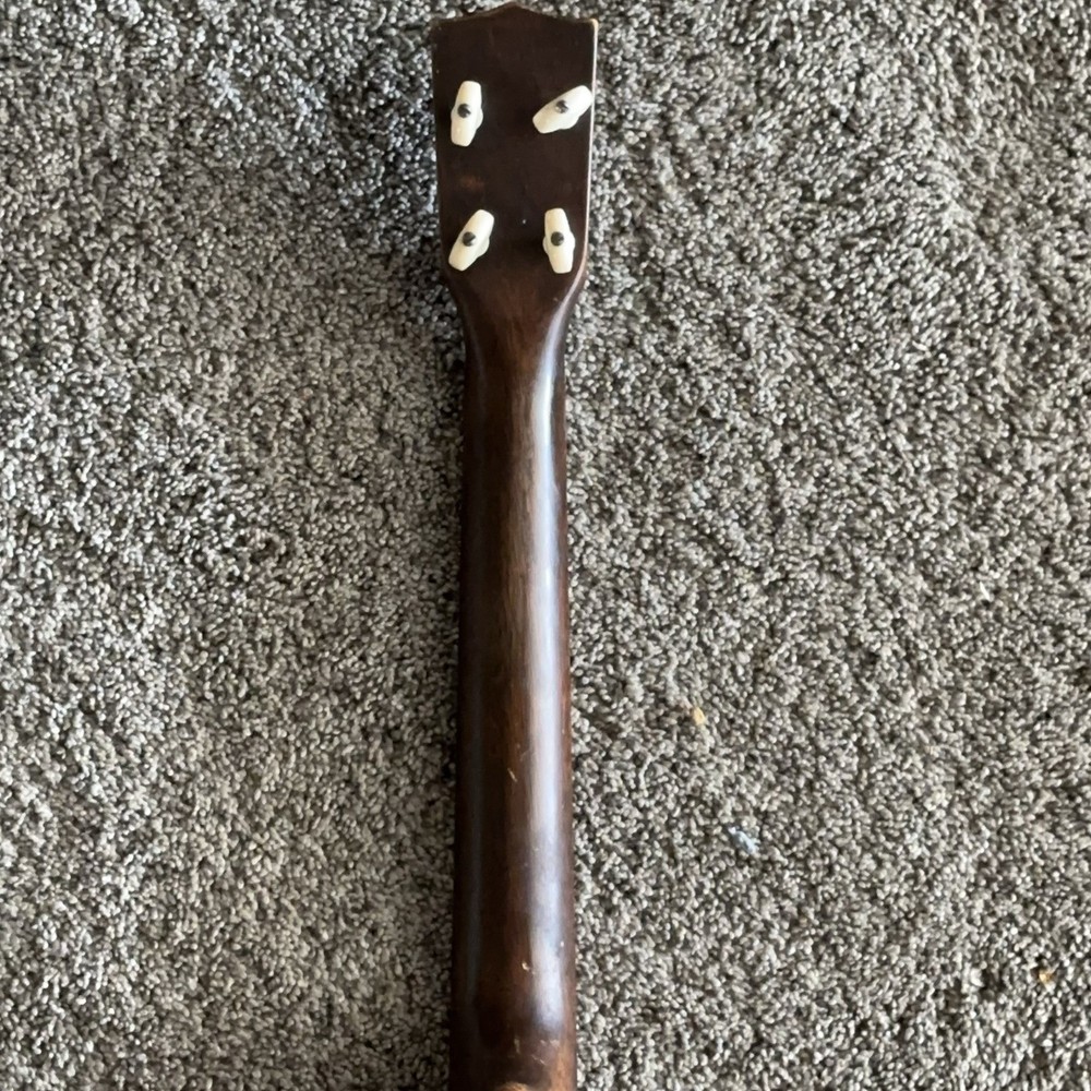 Favilla B-2 Baritone Ukulele