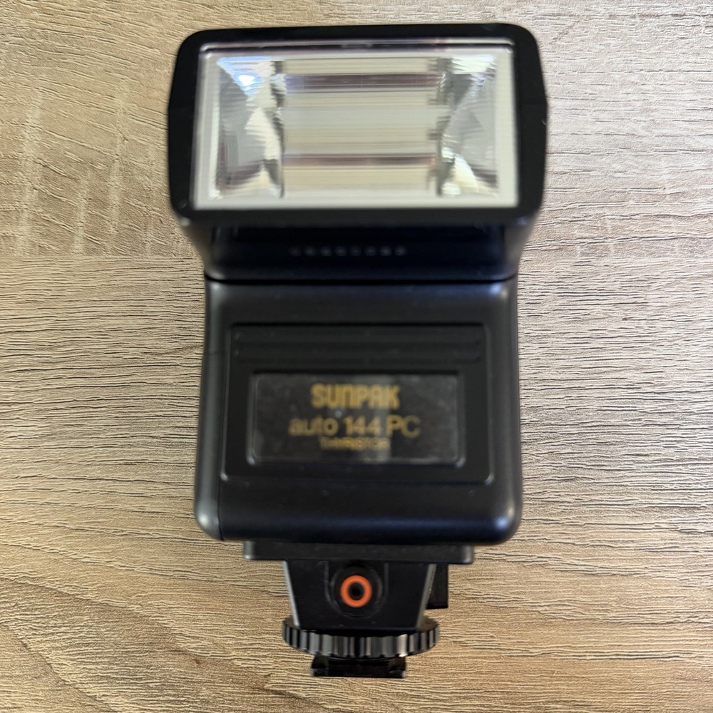 Sunpak Auto 144 PC Thyristor Flash Vintage Camera Flash w Box Manual
