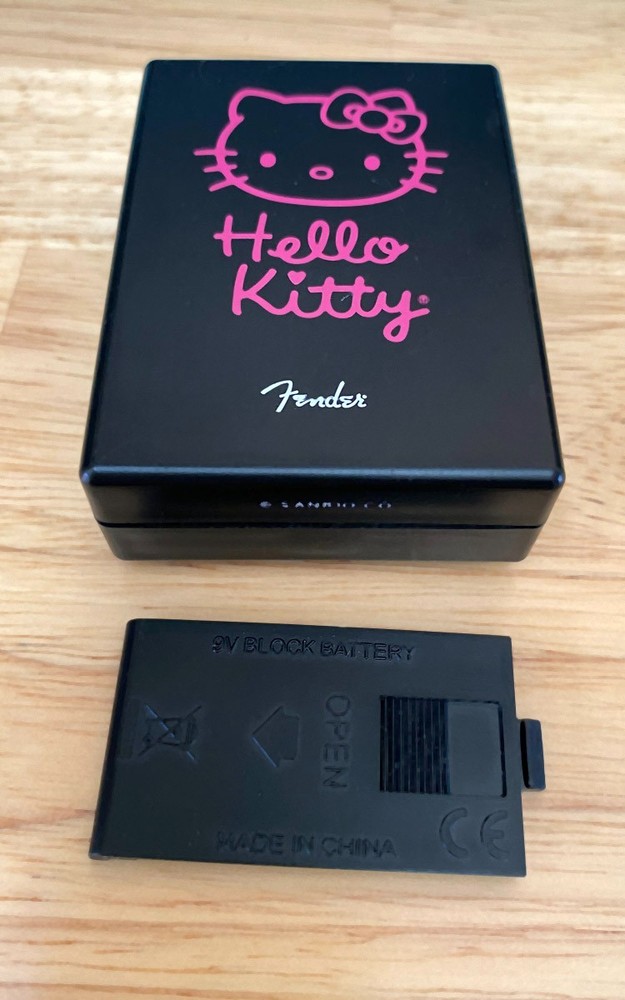 FENDER HELLO KITTY HEADPHONE AMP (Rare)