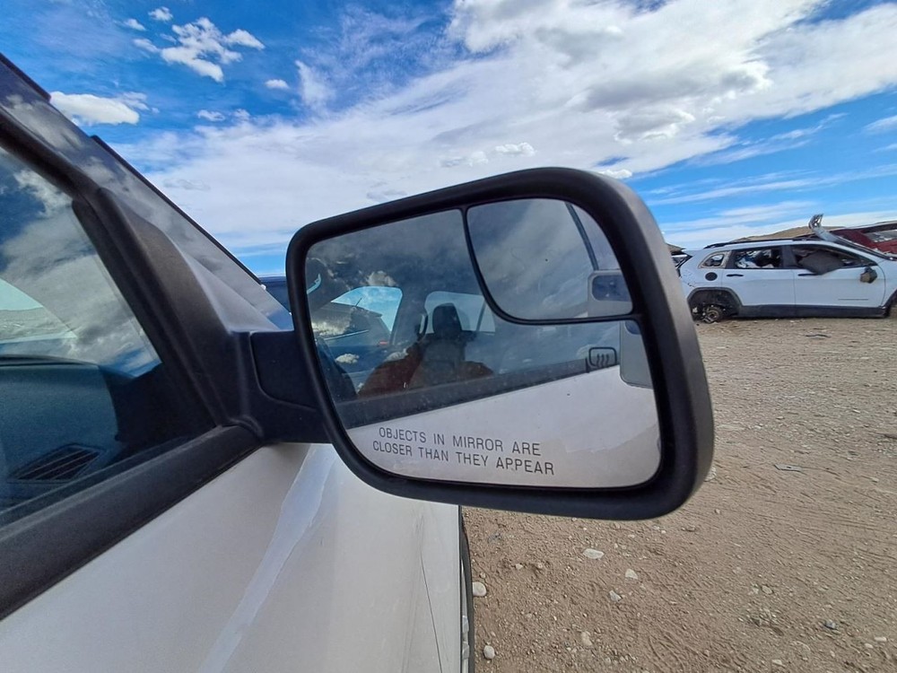 EXPLORER 2018 Front Door Trim Panel 1585863