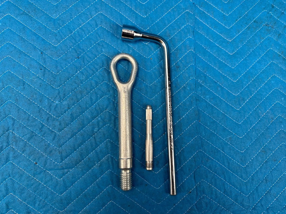 Mercedes E400 Jack w/Tool Kit 6pc Set 2014 OEM