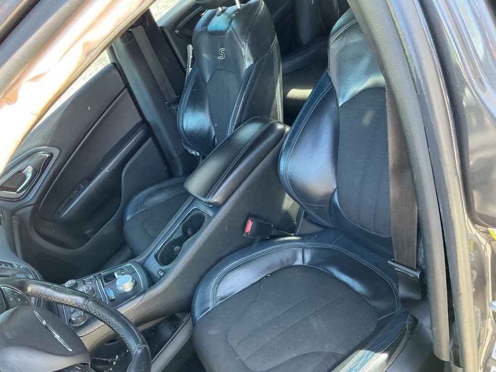 200 2015 Glove Box 4997899