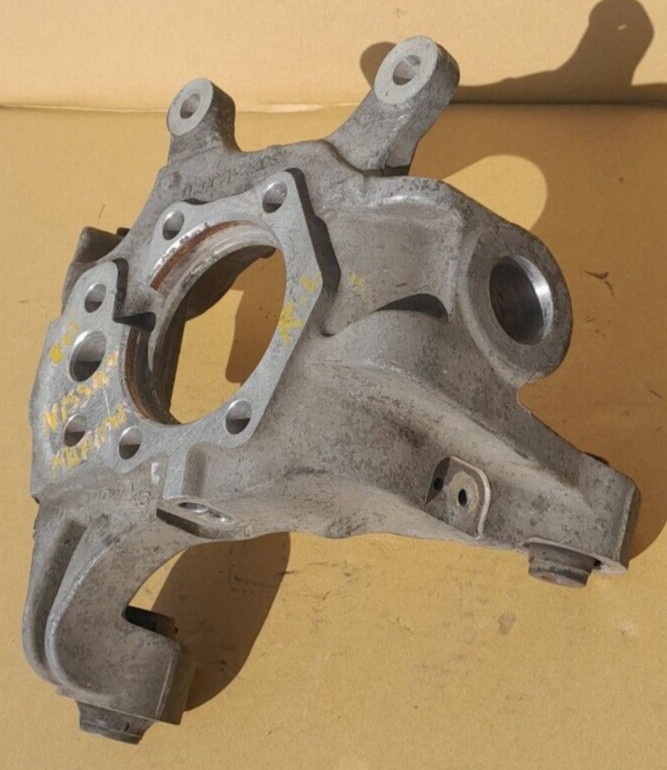 2011 Nissan Altima Rear left driver side knuckle spindle OEM
