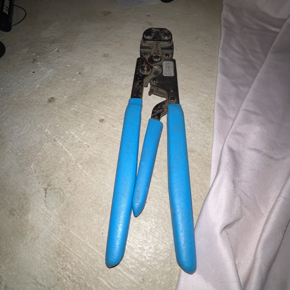 SharkBite 865895 Pex Clamp Pincer Tool