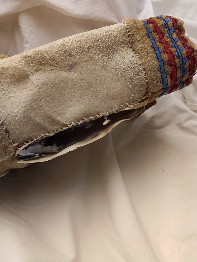 First Peoples Native American High Top Beaded Moccasins Cree Or Ojibwe?