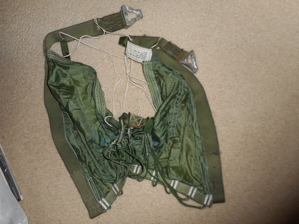 Vintage US Army parachute airborne riser !!!