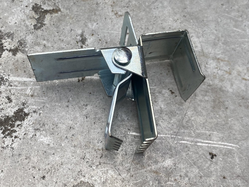 Rug Display Rack Hanging Clips