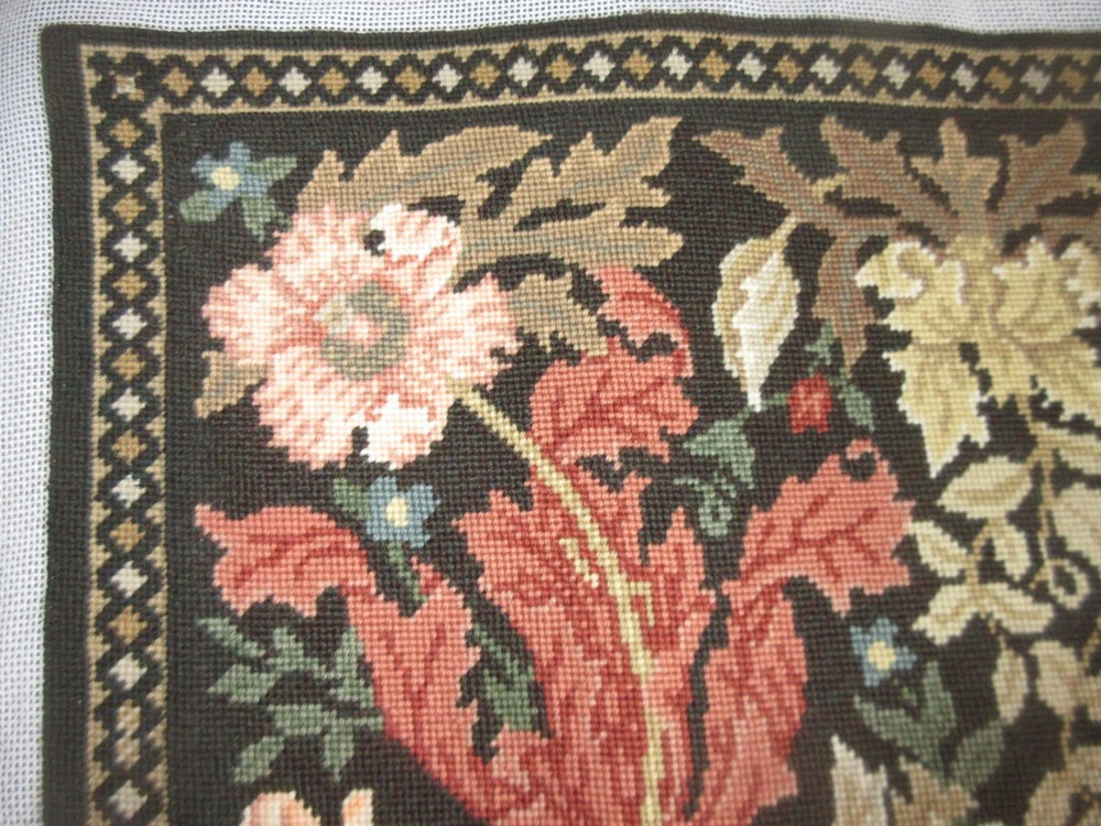Beth Russell Designers Forum Stitched Needlepoint COMPTON/Border WILLIAM MORRIS