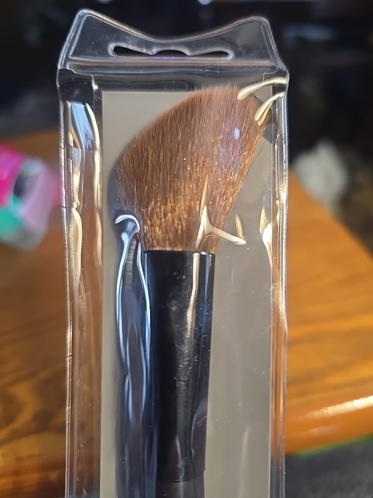 Beauty Accents Angled Brush