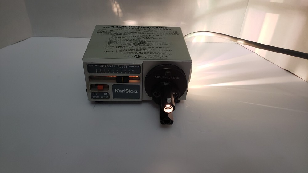 Karl Storz 481C Mini Halogen Endoscopy Light Source with 487U0 Scope Attachment