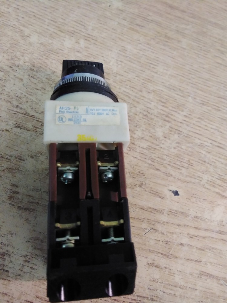 Fuji Electric AH25-P1 Selector Switch