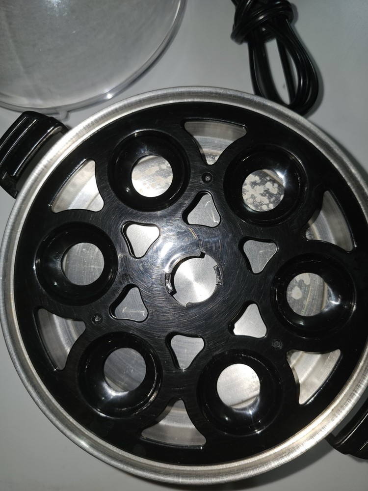 Dash Express Egg Cooker 7-Egg Capacity Black - Used