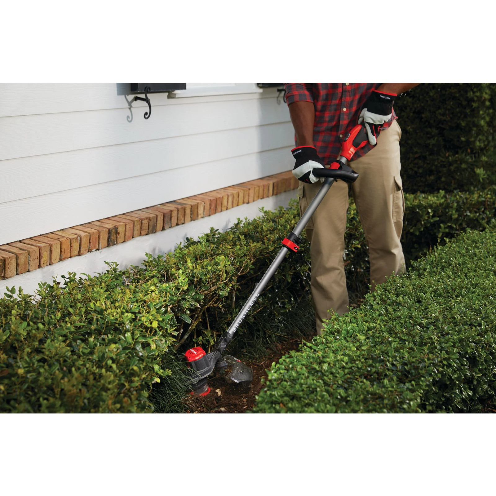 CRAFTSMAN V20* Brushless Cordless WEEDWACKER® 13 in String Trimmer -CMCST920B