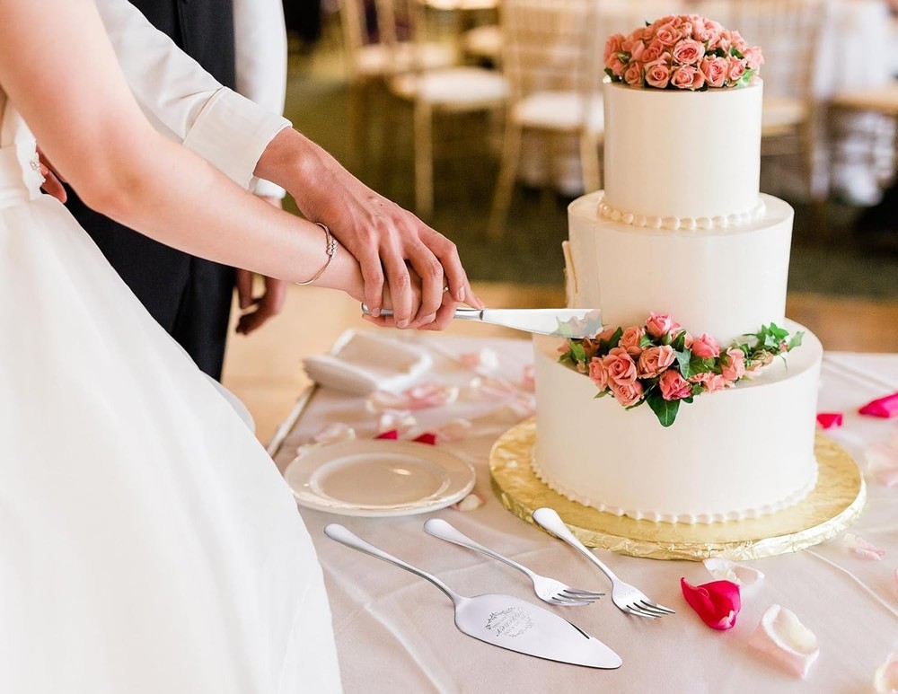 Rust-Resistant Silver Wedding Cake Cutting Set - Beautiful Keepsake for Couples