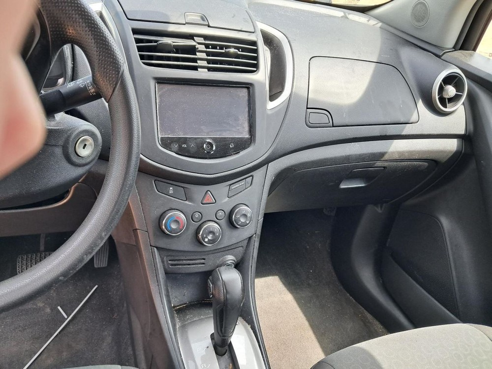 TRAX 2016 Glove Box 4768274