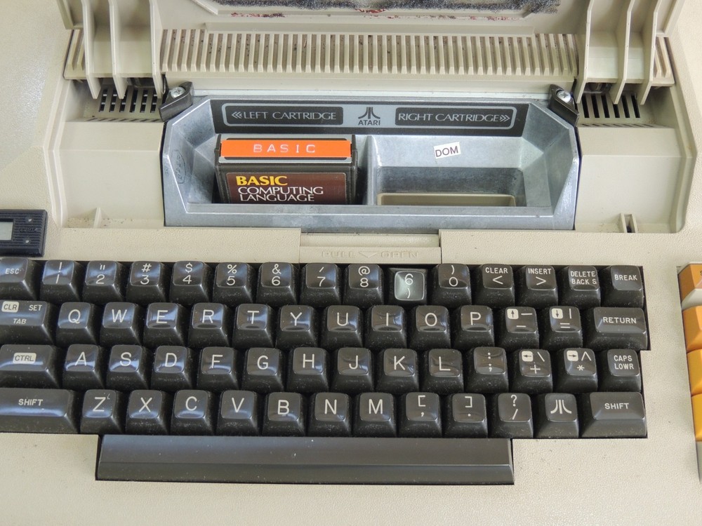 Atari 800 Vintage Home Computer Tested + power, composite cable, 1902A cable