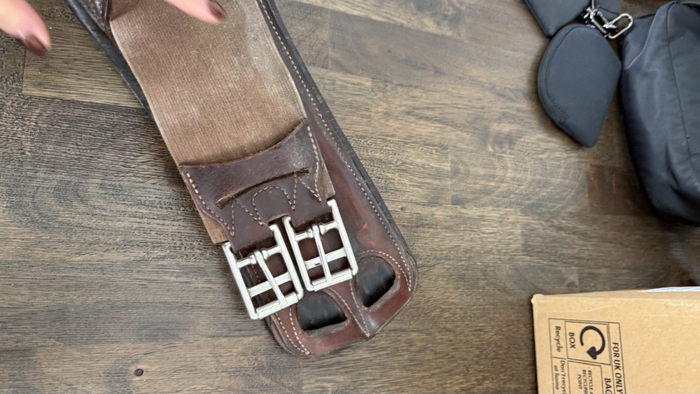 Devoucoux Brown Short Girth Size 28