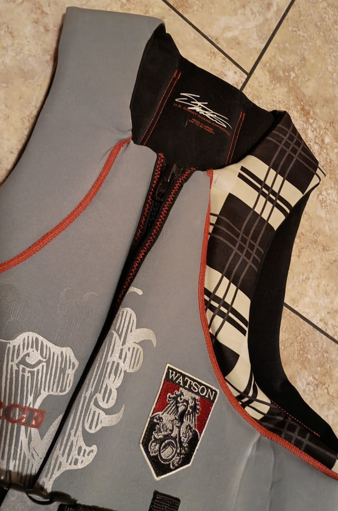 Liquid Force WATSON LIFE JACKET GREY new XL preserver