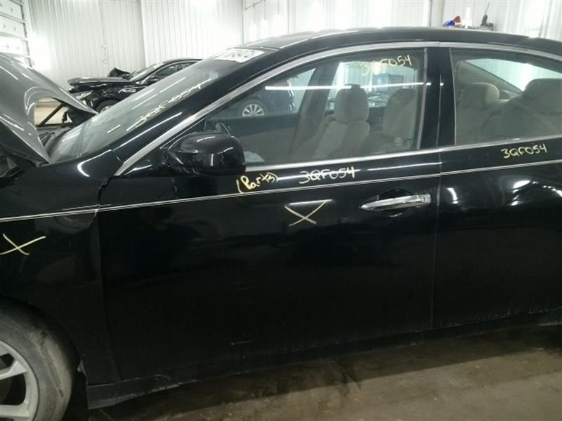 MAXIMA 2013 High Mounted Stop Light 104650029