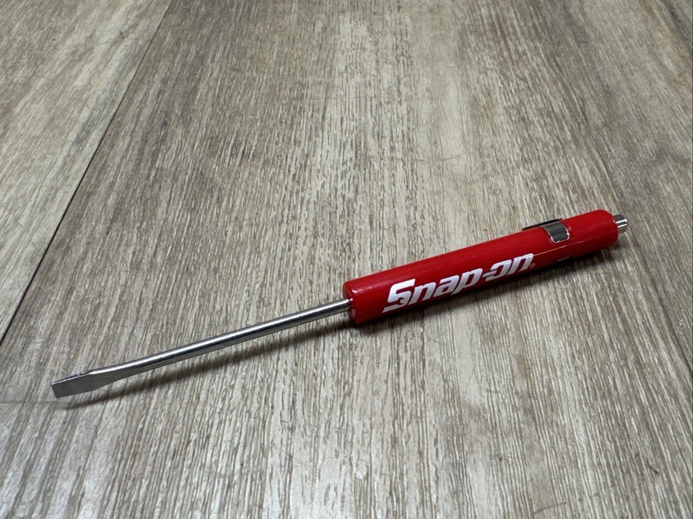 Snap On Tools Red Magnetic Tip Pocket Clip Flat Head Slotted Screwdriver