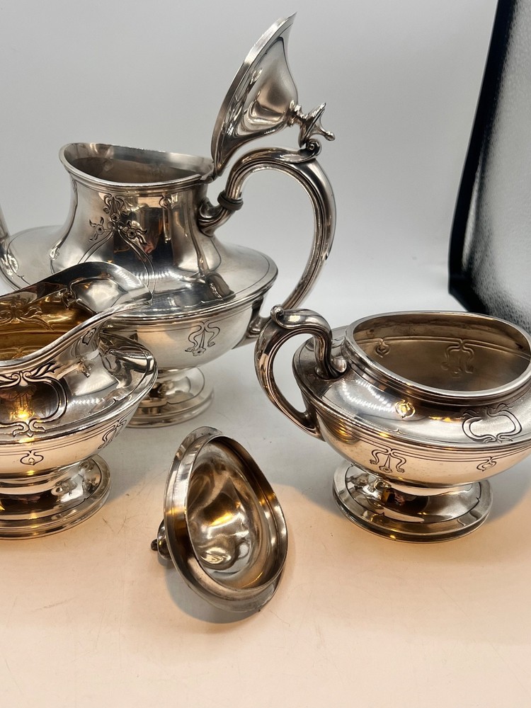 Reed & Barton 3882 silverplate three piece tea set