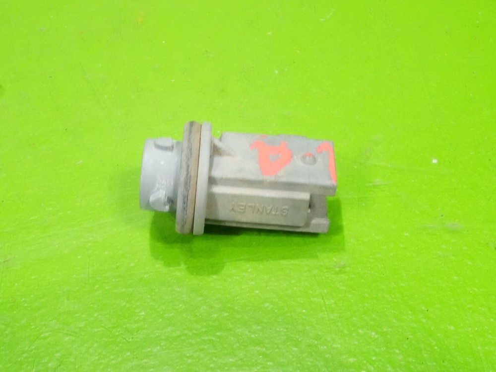 92-96 Prelude OEM front corner light bulb socket plug mount left OR right