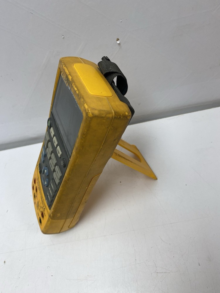 Fluke 724 Process and Temperature Calibrator