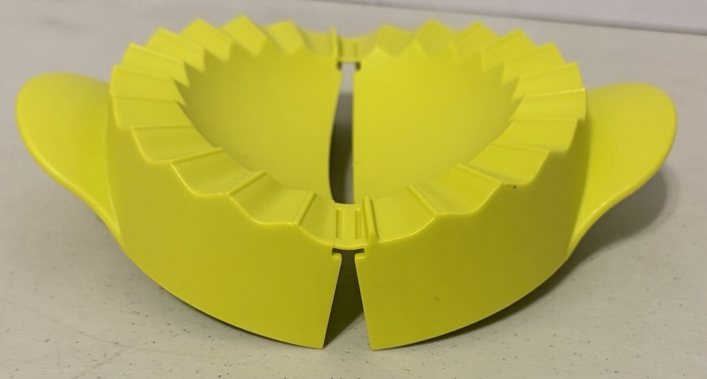 Tupperware Mini Empanada/Pie Press Lime Green