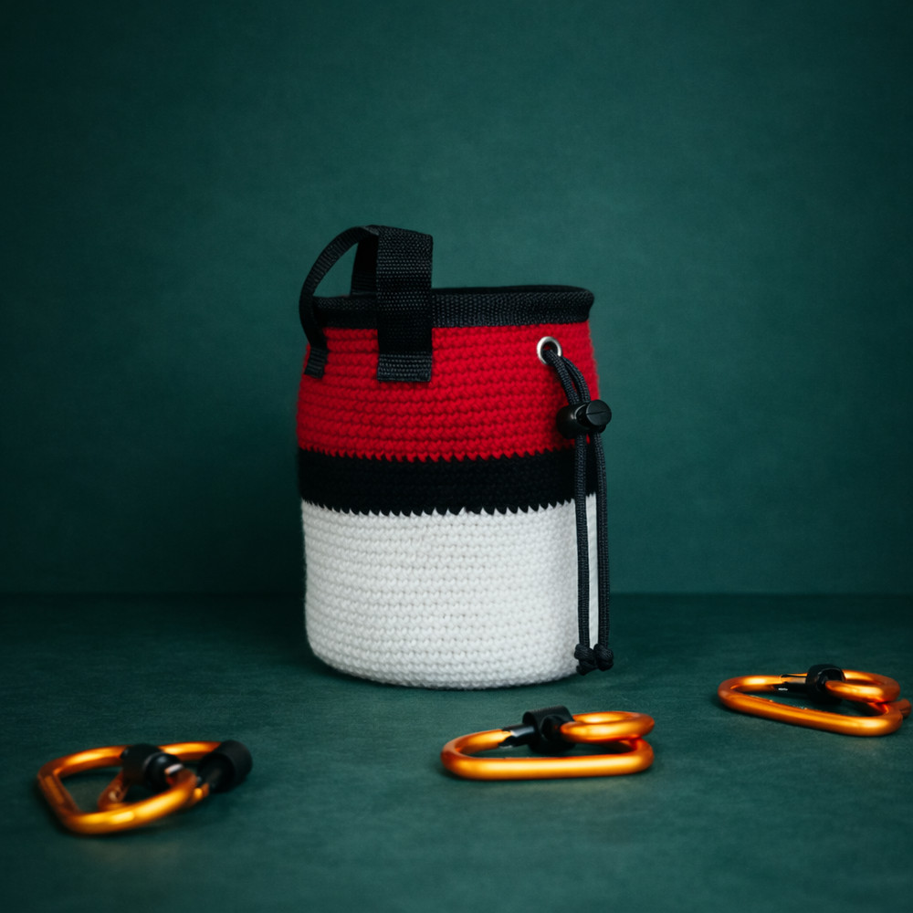 Crochet Chalk Bag – Pokeball Edition