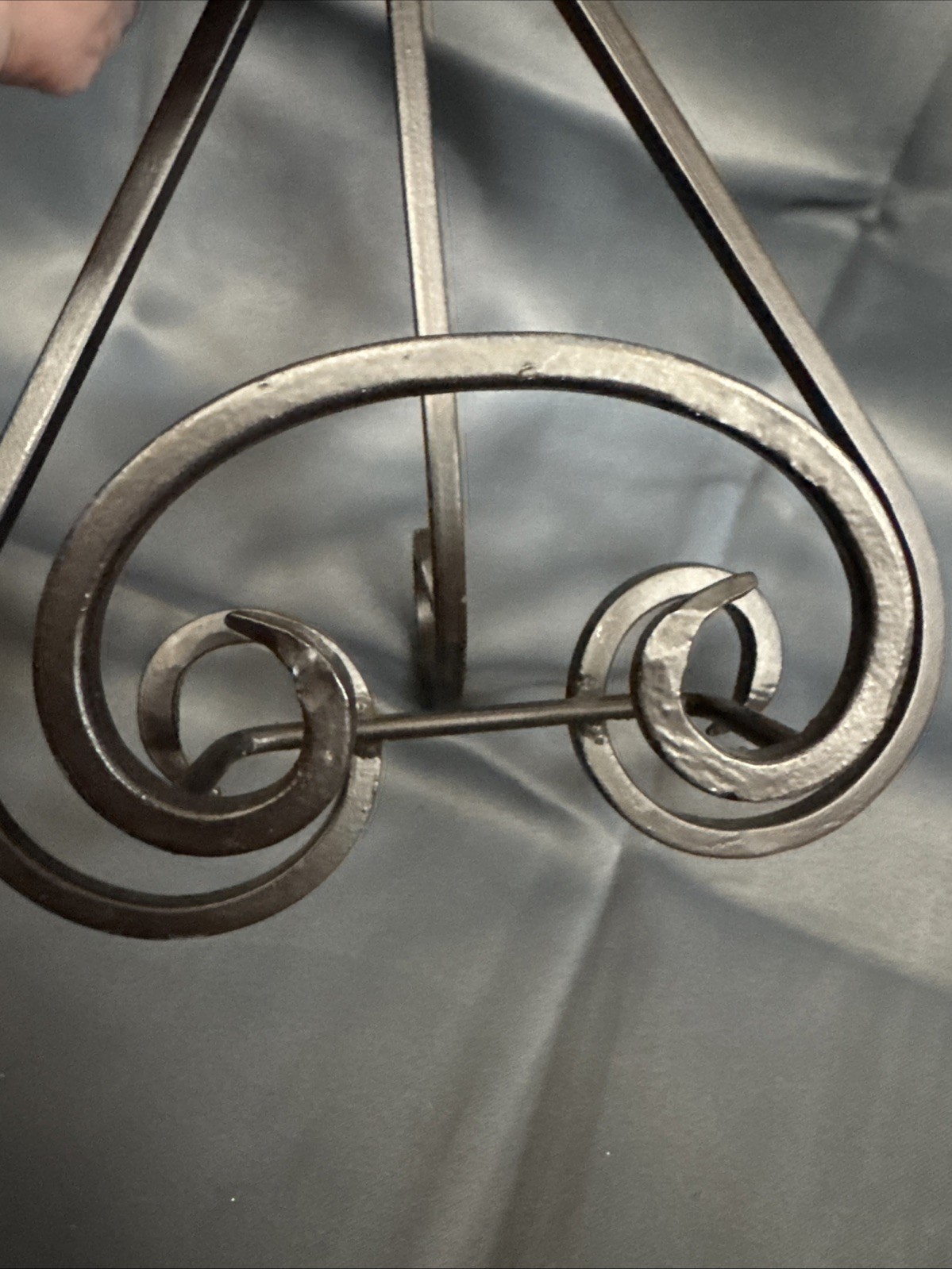 Vintage - Wrought Iron -Ornate Scroll Display Easel - Plate/Picture/Book/Artwrk