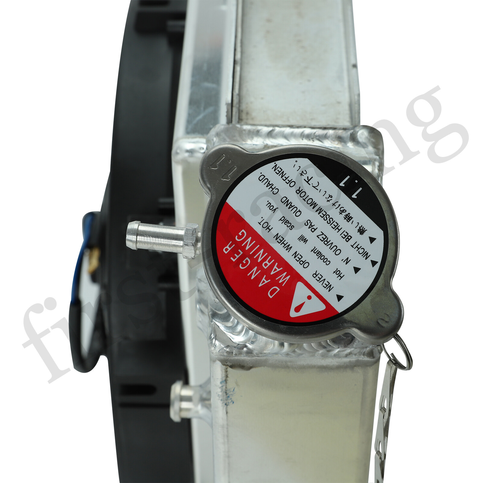 3 Row Radiator+Shroud Fan+Relay For 1982-2002 CHEVY S10 BLAZER 84-90 CORVETTE V8