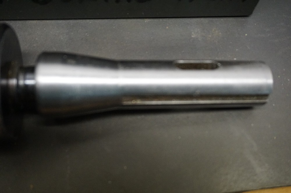 BRIDGEPORT No. 1 BORING HEAD R8 Shank