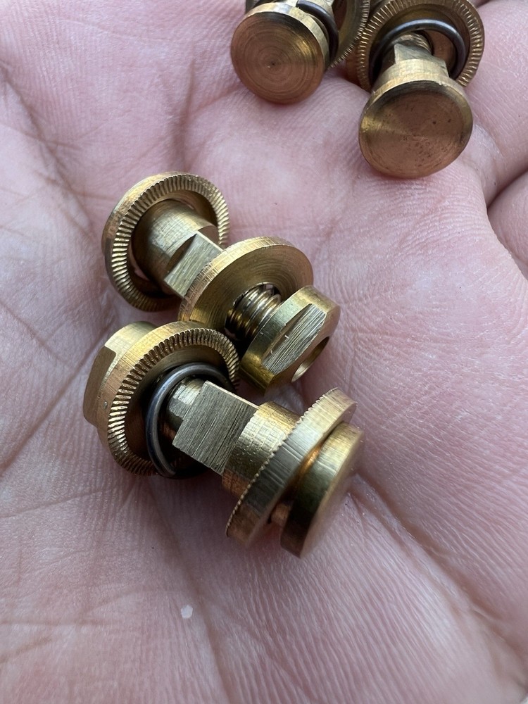 Universal Replacement Scissors Screws, Suitable for 8-10in Scissors / Shears